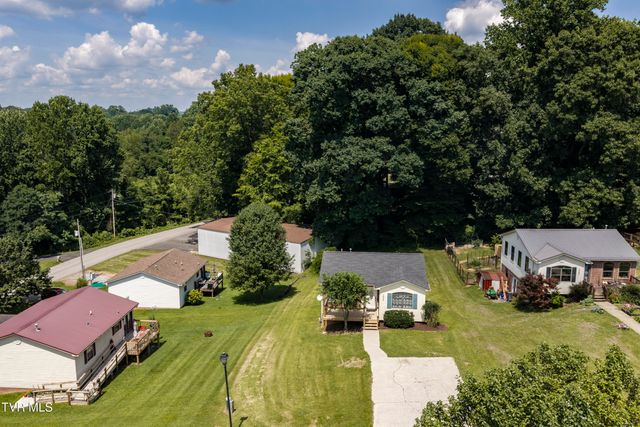 1005 Phillip Drew Drive, Johnson City, TN 37604