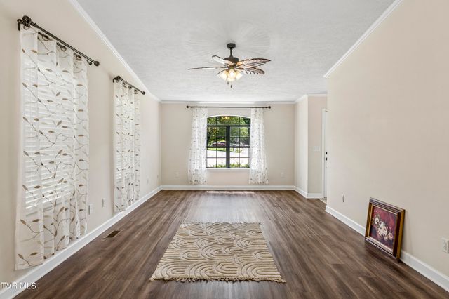 1005 Phillip Drew Drive, Johnson City, TN 37604