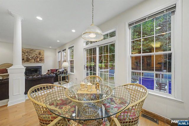 29 Skytop Ridge, Oakland, NJ 07436