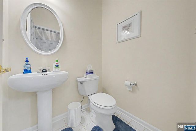 29 Skytop Ridge, Oakland, NJ 07436