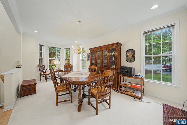 29 Skytop Ridge, Oakland, NJ 07436