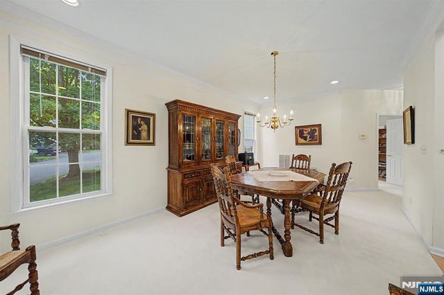 29 Skytop Ridge, Oakland, NJ 07436
