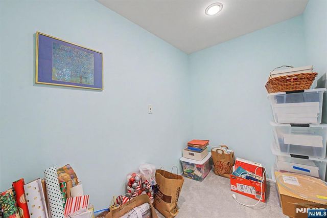 29 Skytop Ridge, Oakland, NJ 07436