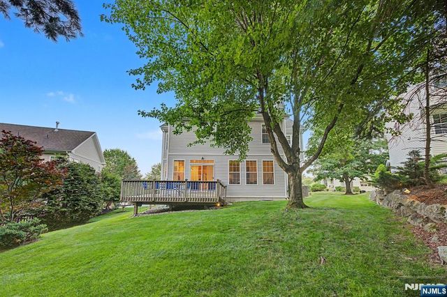 29 Skytop Ridge, Oakland, NJ 07436
