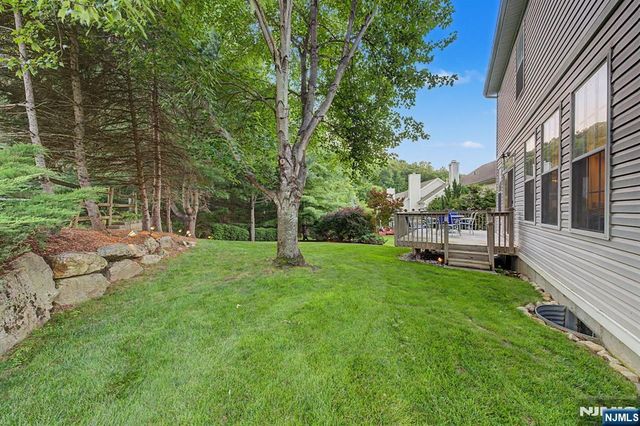 29 Skytop Ridge, Oakland, NJ 07436