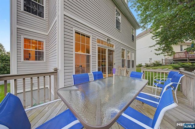 29 Skytop Ridge, Oakland, NJ 07436