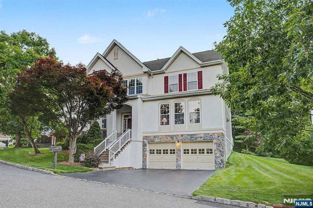 29 Skytop Ridge, Oakland, NJ 07436