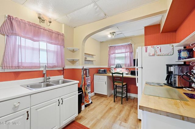 5114 Douglas Road, Toledo, OH 43613