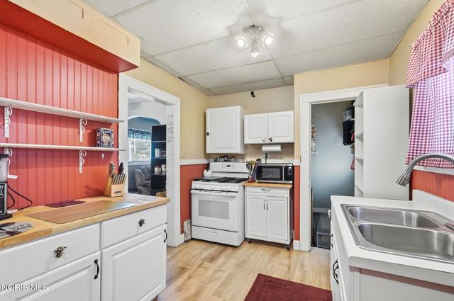 5114 Douglas Road, Toledo, OH 43613