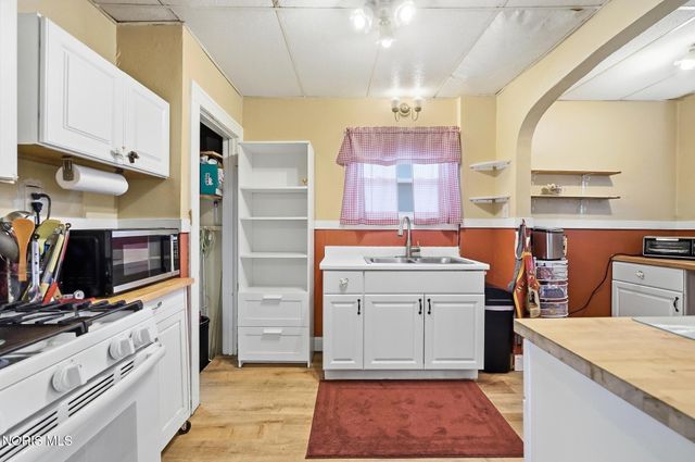 5114 Douglas Road, Toledo, OH 43613