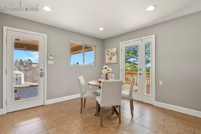 23 Crescent Lane, Colorado Springs, CO 80904