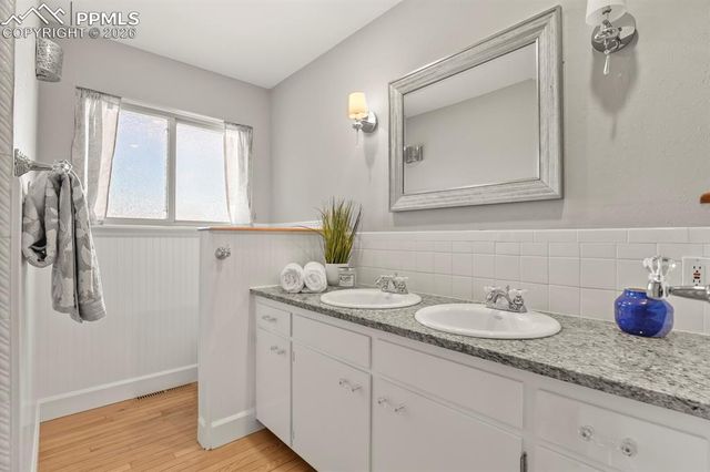 23 Crescent Lane, Colorado Springs, CO 80904