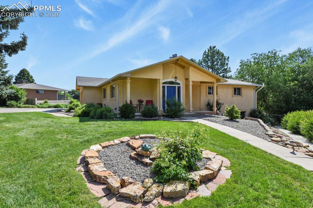 23 Crescent Lane, Colorado Springs, CO 80904 — photo 2
