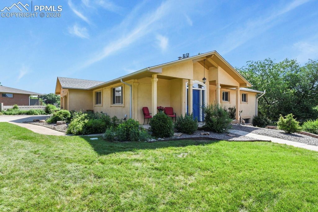 23 Crescent Lane, Colorado Springs, CO 80904 — photo 3