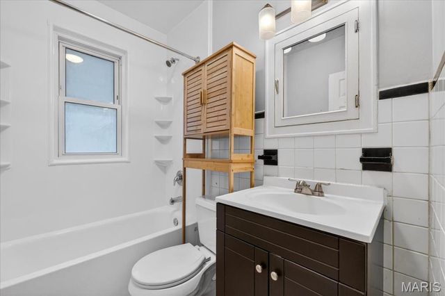 2164 Knox Ave, St Louis, MO 63139