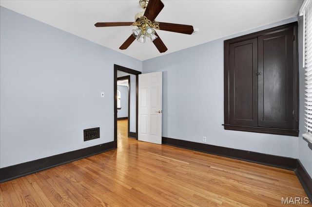 2164 Knox Ave, St Louis, MO 63139