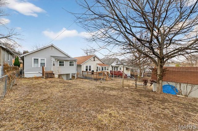 2164 Knox Ave, St Louis, MO 63139