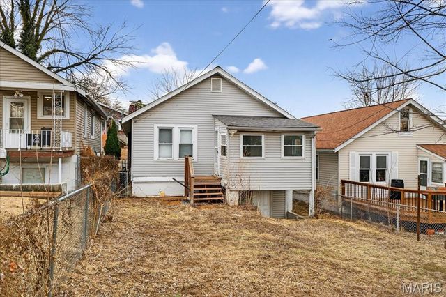 2164 Knox Ave, St Louis, MO 63139