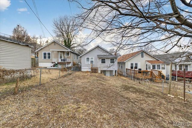 2164 Knox Ave, St Louis, MO 63139