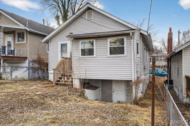 2164 Knox Ave, St Louis, MO 63139