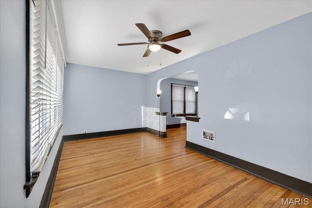 2164 Knox Ave, St Louis, MO 63139