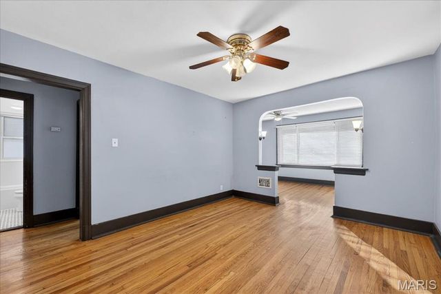 2164 Knox Ave, St Louis, MO 63139