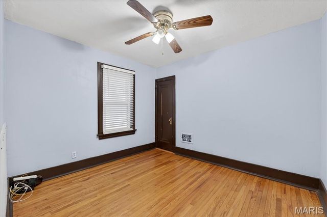 2164 Knox Ave, St Louis, MO 63139