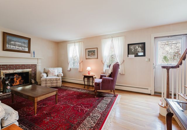 10 Old Mattapoisett Neck Rd, Mattapoisett, MA 02739