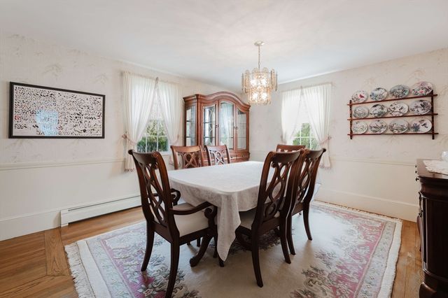 10 Old Mattapoisett Neck Rd, Mattapoisett, MA 02739