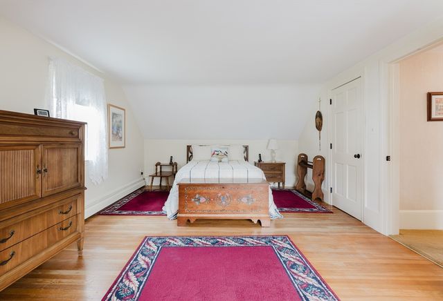 10 Old Mattapoisett Neck Rd, Mattapoisett, MA 02739