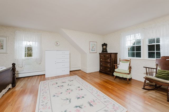 10 Old Mattapoisett Neck Rd, Mattapoisett, MA 02739