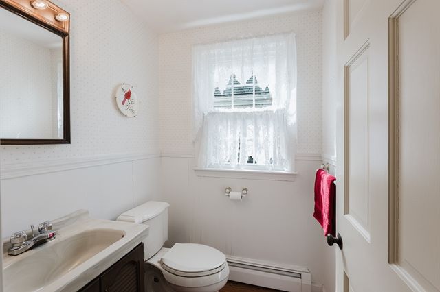 10 Old Mattapoisett Neck Rd, Mattapoisett, MA 02739