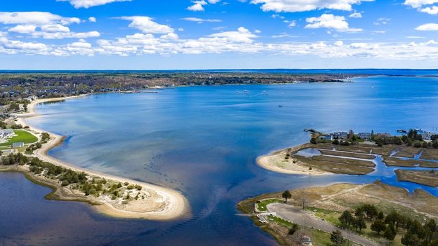 10 Old Mattapoisett Neck Rd, Mattapoisett, MA 02739