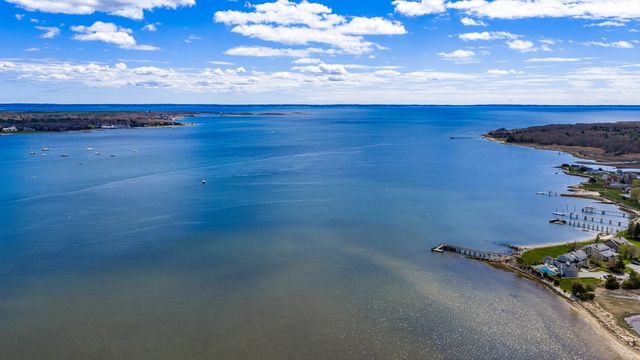 10 Old Mattapoisett Neck Rd, Mattapoisett, MA 02739