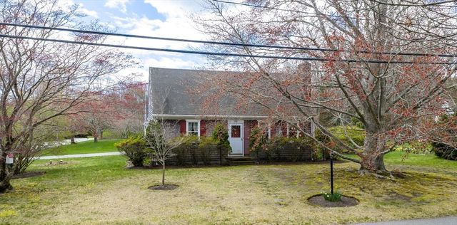 10 Old Mattapoisett Neck Rd, Mattapoisett, MA 02739