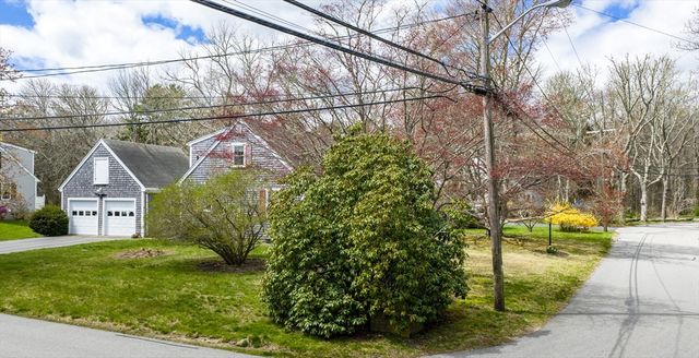 10 Old Mattapoisett Neck Rd, Mattapoisett, MA 02739