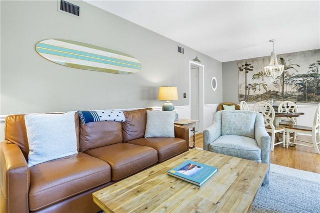 1460 Ocean Blvd 101, St Simons Island, GA 31522