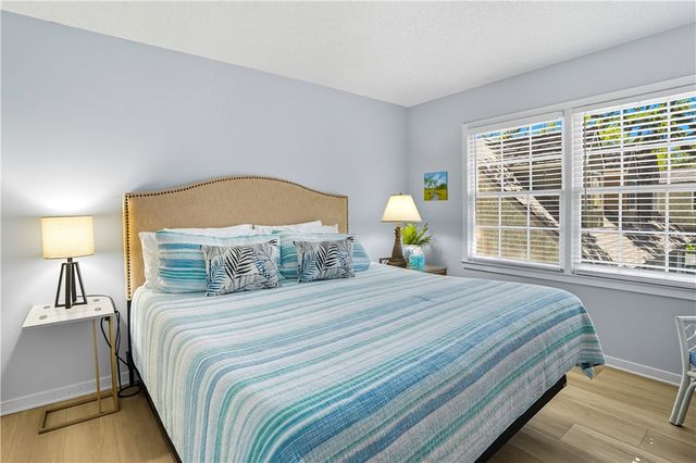 1460 Ocean Blvd 101, St Simons Island, GA 31522