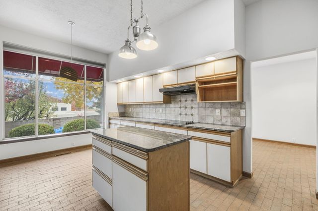 12209 PAPAYA Court NE, Albuquerque, NM 87111