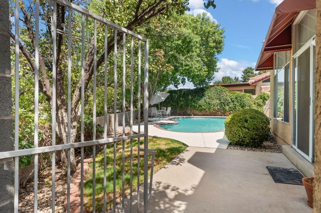 12209 PAPAYA Court NE, Albuquerque, NM 87111