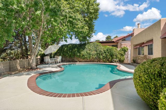 12209 PAPAYA Court NE, Albuquerque, NM 87111