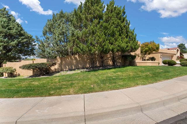 12209 PAPAYA Court NE, Albuquerque, NM 87111