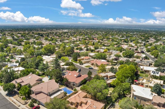 12209 PAPAYA Court NE, Albuquerque, NM 87111