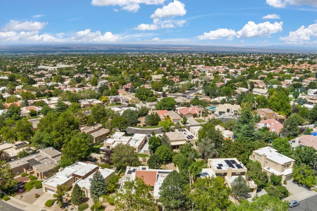 12209 PAPAYA Court NE, Albuquerque, NM 87111