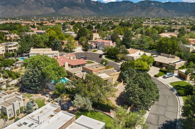 12209 PAPAYA Court NE, Albuquerque, NM 87111