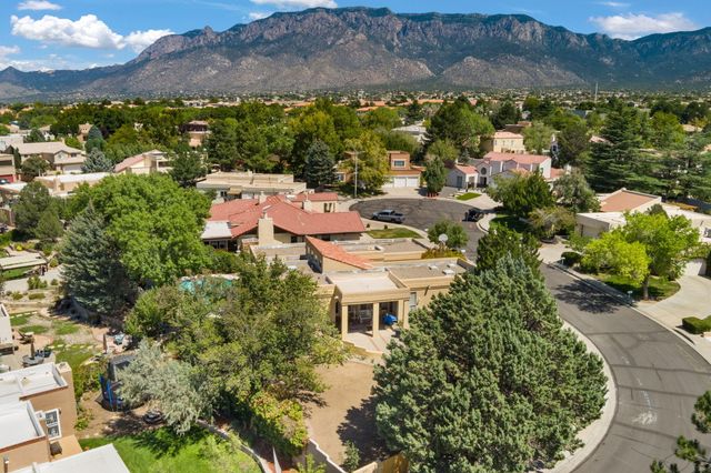 12209 PAPAYA Court NE, Albuquerque, NM 87111