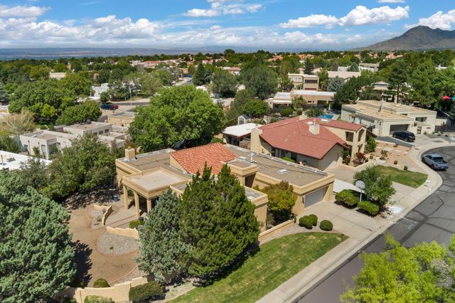 12209 PAPAYA Court NE, Albuquerque, NM 87111