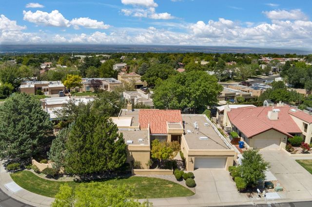 12209 PAPAYA Court NE, Albuquerque, NM 87111