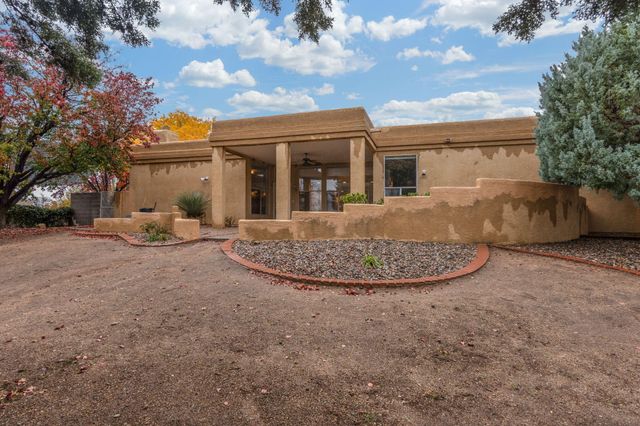 12209 PAPAYA Court NE, Albuquerque, NM 87111