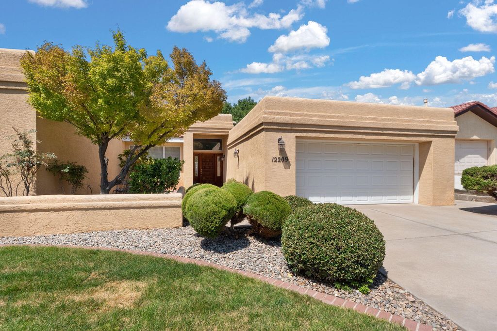 12209 PAPAYA Court NE, Albuquerque, NM 87111